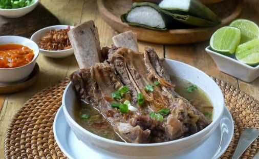 SOP KONRO MAKANAN KHAS DARI MAKASAR INDONESIA